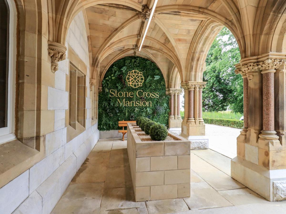 The Violet Suite Stone Cross Mansion Улверстон Экстерьер фото