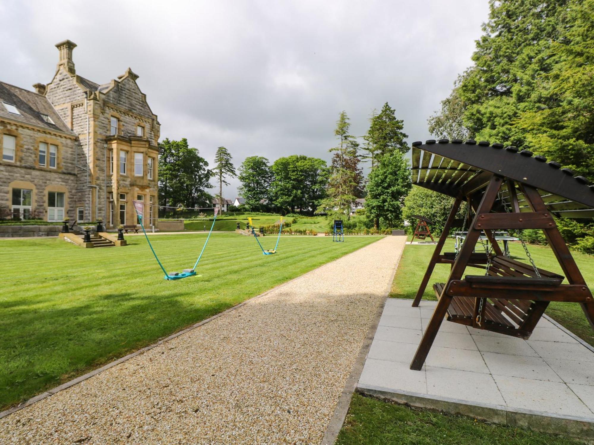 The Violet Suite Stone Cross Mansion Улверстон Экстерьер фото